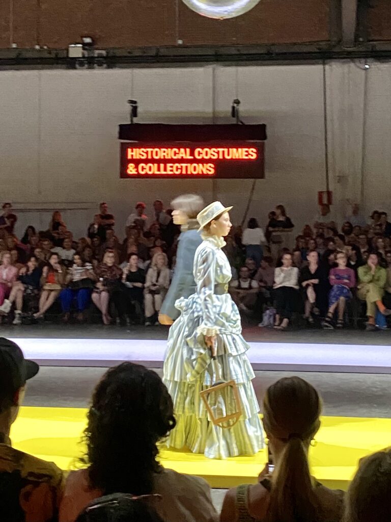 Historical costumes and collection at the Academy graduation show 2022 | Ode2style.com
