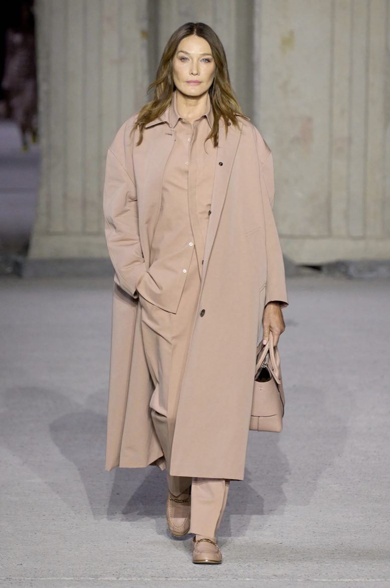 Neutral Look from Tod's SS23 | Ode2style.com