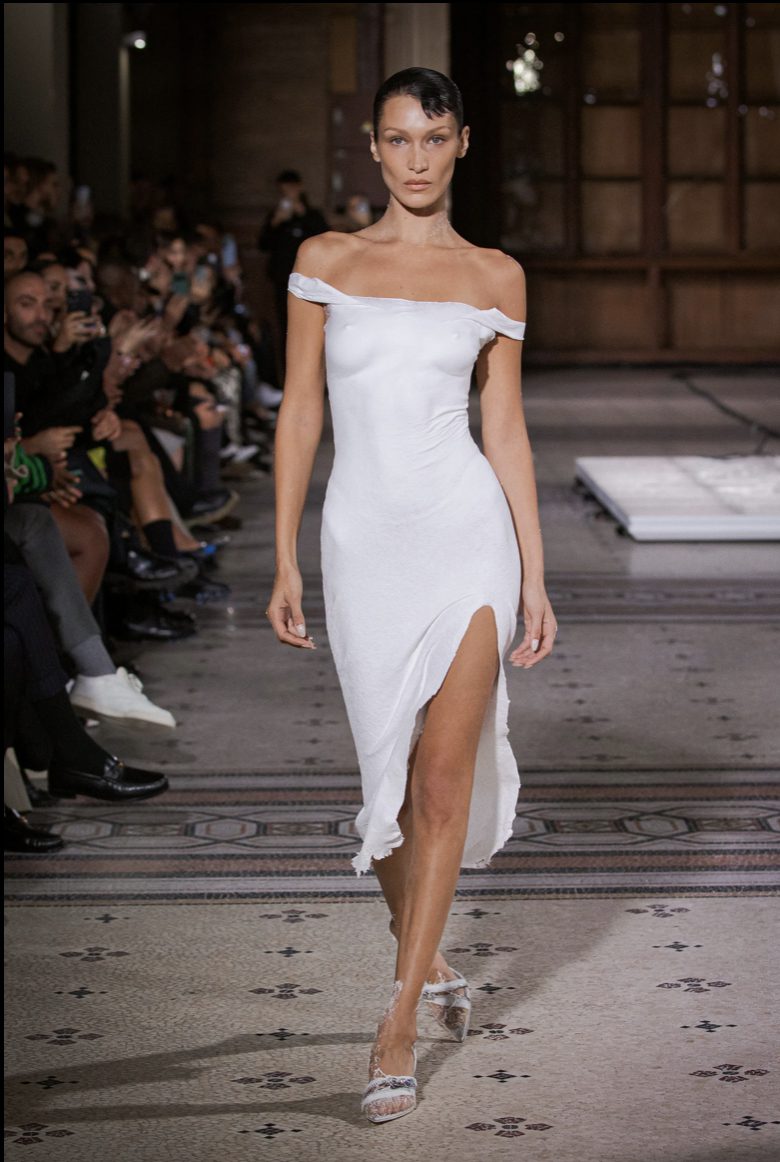 Paris, France on October 3, 2022. Model Bella Hadid walks on the