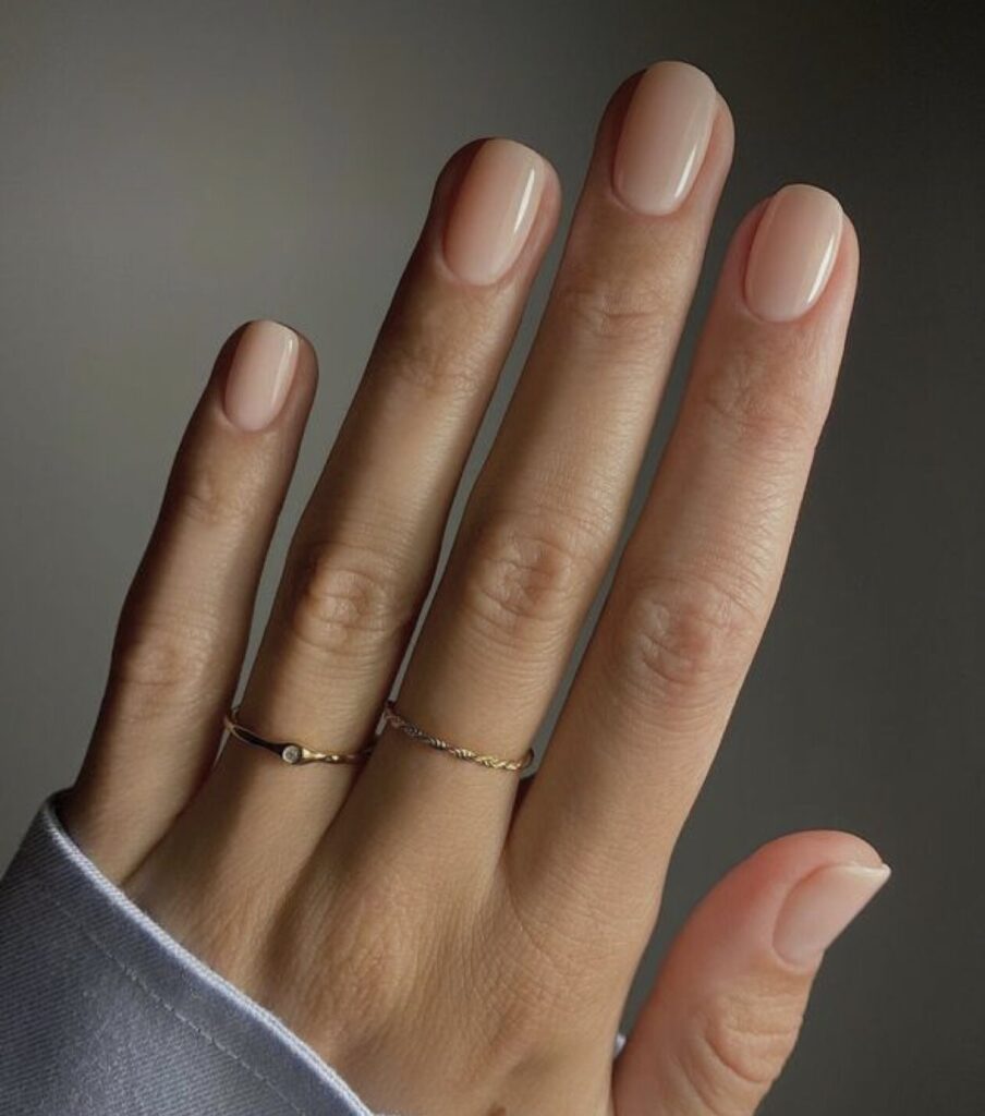 Keep it clean, simple yet beuatiful with natural nails